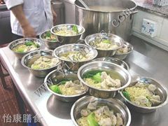 供應(yīng)心怡用膳，引領(lǐng)健康飲食新理念——怡康膳食管理在紡織皮革行業(yè)員工關(guān)懷中的應(yīng)用